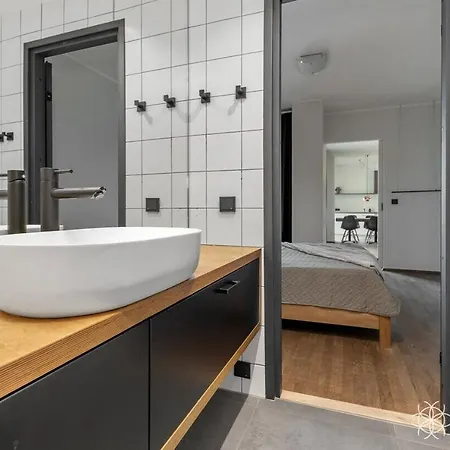 Cozy 1br Apartm Near Kadriorg With Balcony And Parking Tallinn