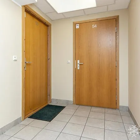 Cozy 1br Apartm Near Kadriorg With Balcony And Parking * Tallinn