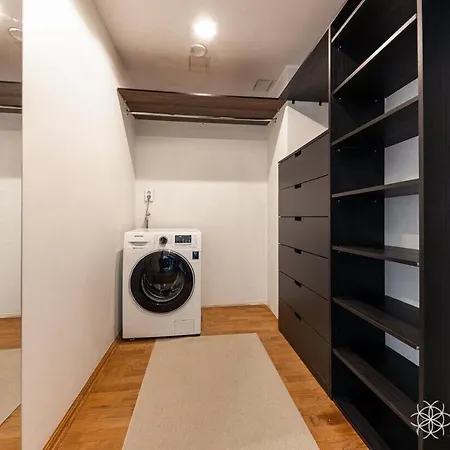 Cozy 1br Apartm Near Kadriorg With Balcony And Parking Appartement